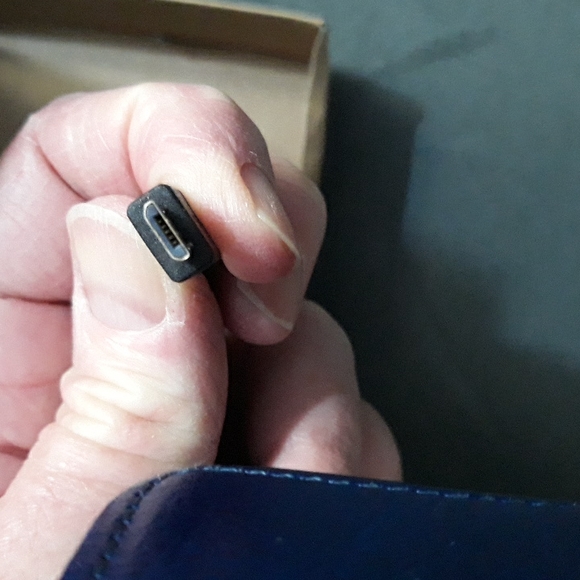 USB 2.0 A-Male to Micro B black charger cable 10 feet long. Android compatible. - Picture 6 of 9